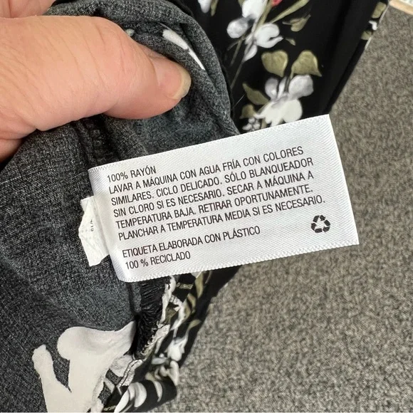 Ava & Viv Floral Black and White Scoop Neck Maxi Dress - Picture 6 of 10